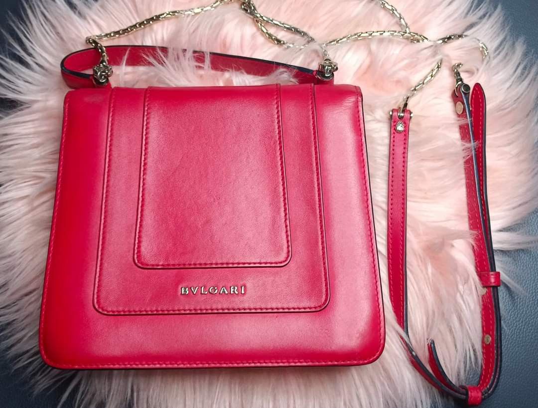 BVLGARI Serpenti Forever Bag (Category: Luxury Bags & Wallets) located in Legazpi City. Submitted by georgepineda791 (Listing ID 1311872439, Image 2). Description: This pre-loved piece shows some wear with dirt on the linings, two missing front studs, and tarnished closure hardware. Grab this luxury bag at a reduced price!.