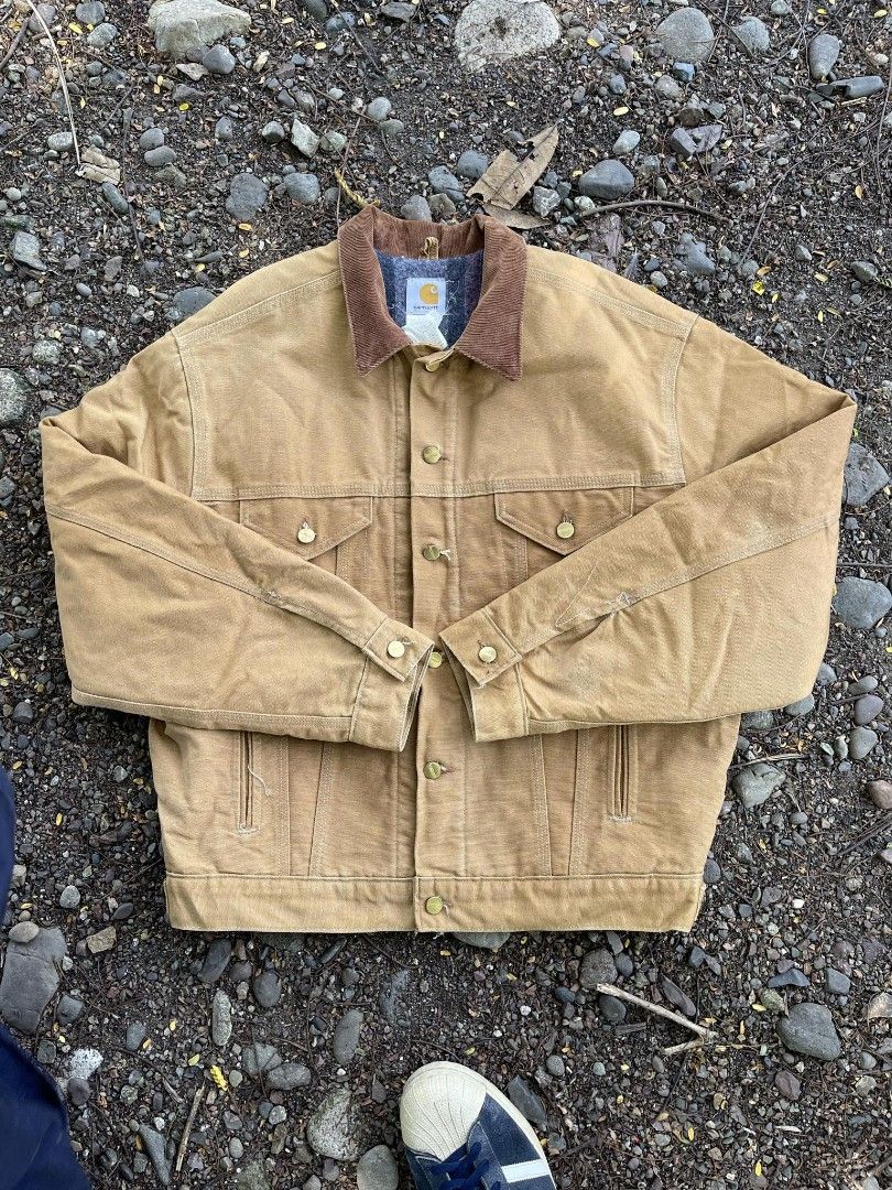 CARHARTT BLANKET LINED TRUCKER JACKET BROWN Men s Fashion Coats Jackets and Outerwear on Carousell