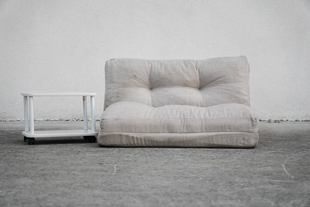Floor reclining sofa, Cream (Category: Sofas) located in Bulacan. Submitted by rock_off.thriftshop.ph (Listing ID 1311739945, Image 2). Description: .