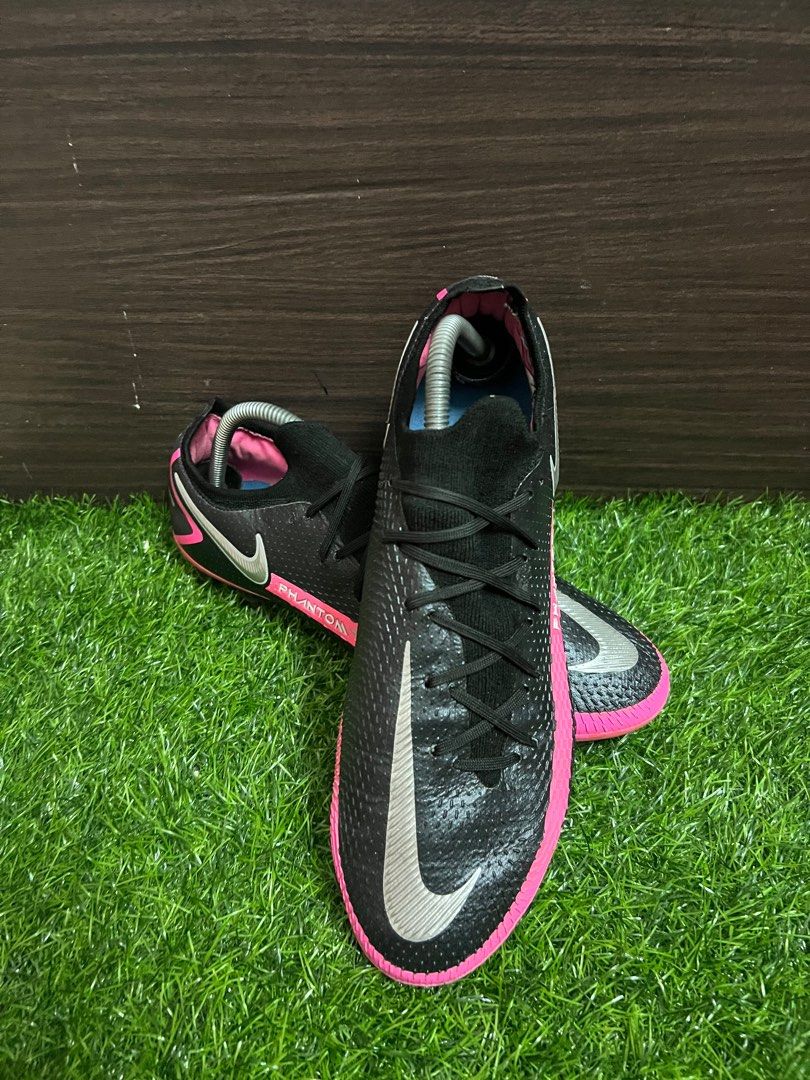 Kasut bola nike phantom online