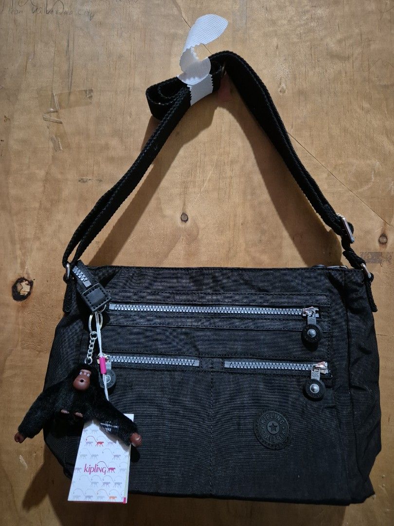Kipling Black Crossbody Bag (Category: Cross-body Bags) located in Valenzuela. Submitted by randomlyn (Listing ID 1311825070, Image 1). Description: brand new with tag it was given as gift rfs: not my style negotiable, just make an offer.