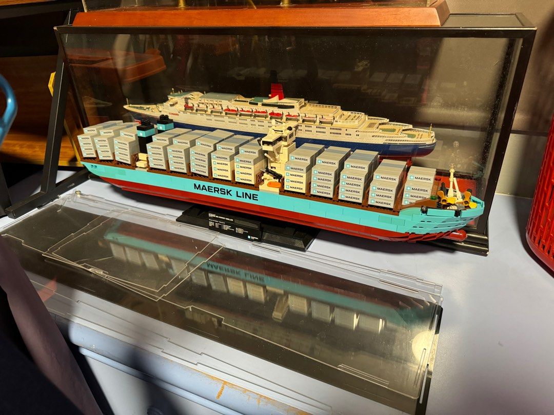 Lego Maersk triple E and Queen Mary ship model