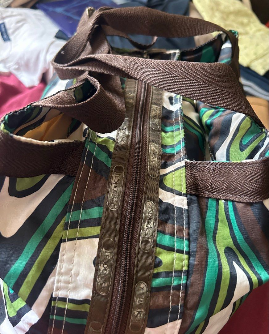 lesportsac 3 compartment bag (preloved) (Category: Tote Bags) located in Malabon City. Submitted by everythinggoeson (Listing ID 1311732473, Image 3). Description: .