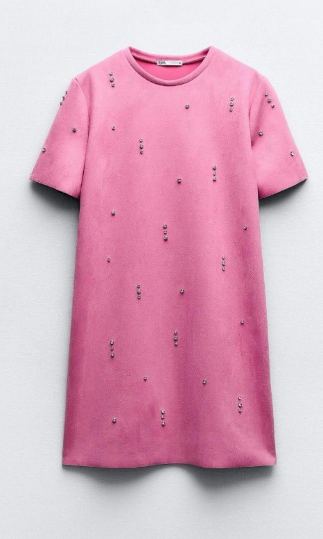 Looking for this in medium pink or black color. :) (Category: Dresses) located in Caloocan City. Submitted by loislane25 (Listing ID 1311734213, Image 1). Description: .