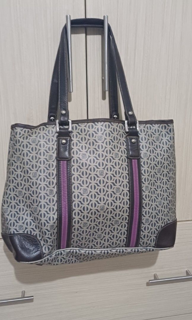Tote Bag LQ Louis Quatorze (Category: Tote Bags) located in Cainta. Submitted by jastampes (Listing ID 1311838470, Image 1). Description: Large tote bag with pouch 100% authentic has signs of usage.