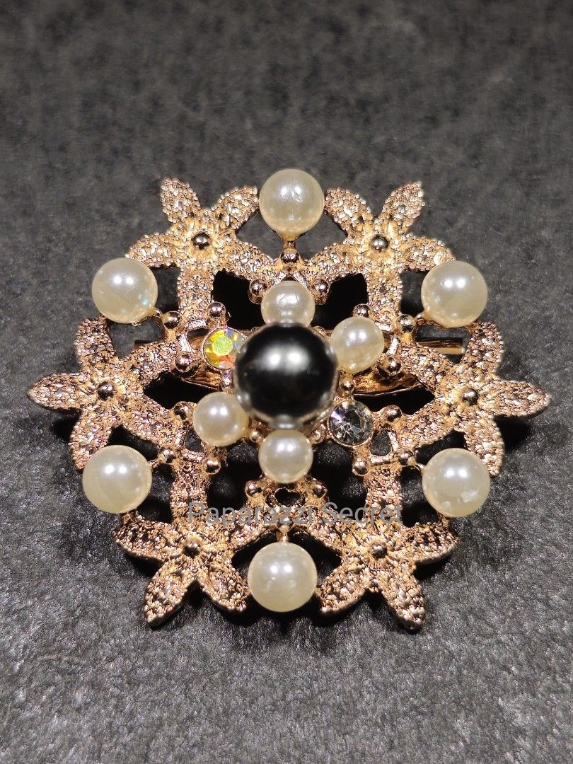 Brooch in malay new arrivals