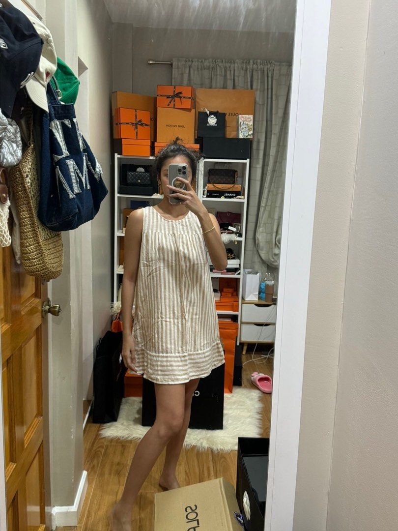 Mango Dress (Category: Dresses) located in Cebu City. Submitted by joniiie (Listing ID 1311731204, Image 1). Description: fits med frame too.