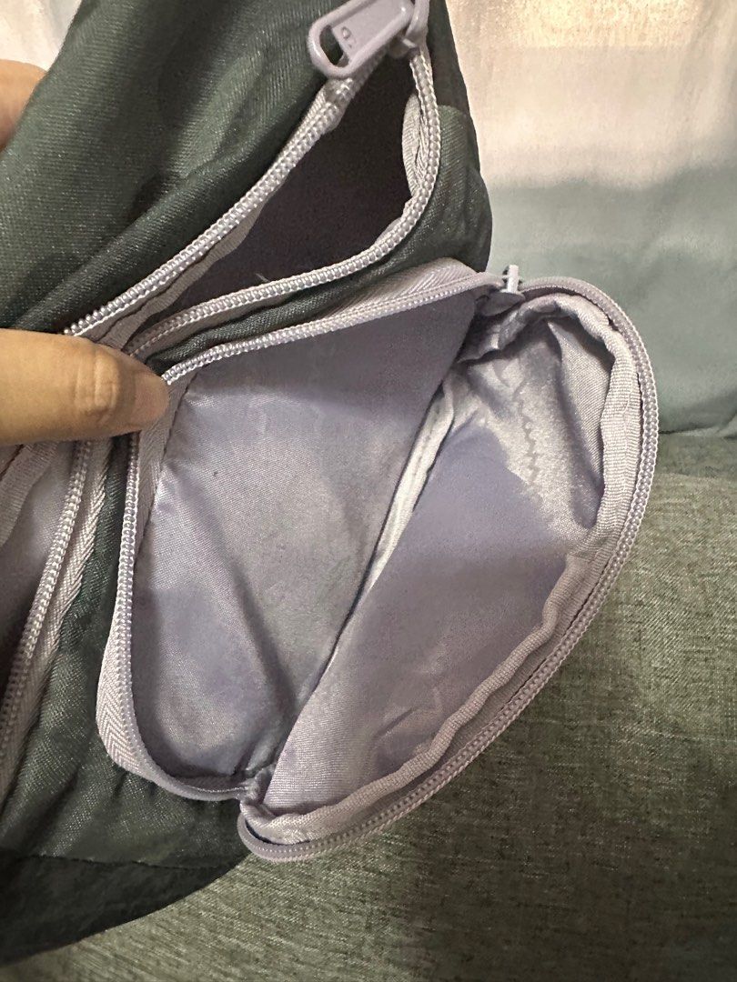 Original champion body bag (Category: Belt bags, Clutches and Pouches) located in Quezon City. Submitted by cwissy (Listing ID 1311728335, Image 3). Description: 💖 unisex 💖 can also be a belt bag 💖 rfs: not my style anymore 💖 zippers are working.