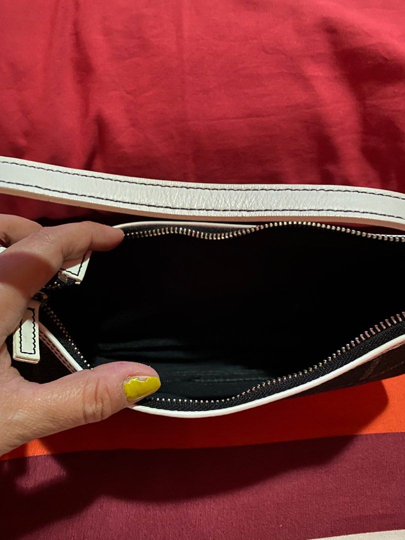 Samantha Thavasa Baguette bag (Category: Purses & Pouches) located in Angeles City. Submitted by duday82 (Listing ID 1311781427, Image 2). Description: Bought from Japan Pre love in excellent condition used once.. kili kili bag.
