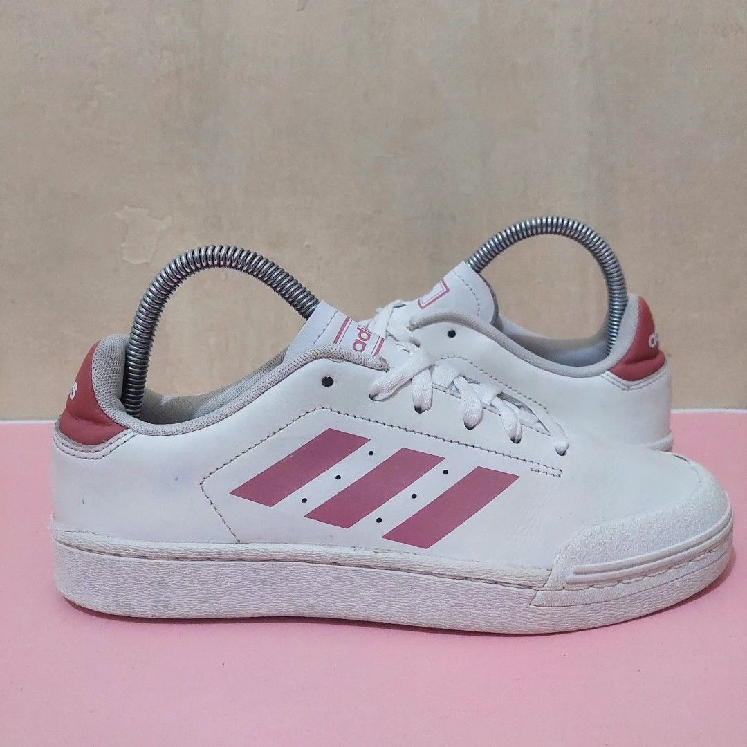 Sepatu adidas Fesyen Wanita Sepatu di Carousell