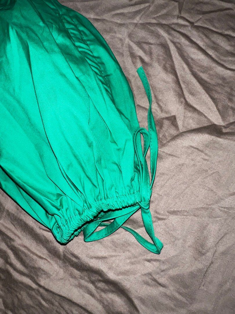 Shop Copper BNWT Green Puff Cropped Top (Category: Blouses) located in Taguig. Submitted by belabelabela (Listing ID 1311739028, Image 3). Description: 🍀 SHOP COPPER GREEN PUFF SLEEVED CROP TOP 🍀 • brand new; never worn, still with tags :) • so classy in person ! • fits xs-m rfs: decluttering.