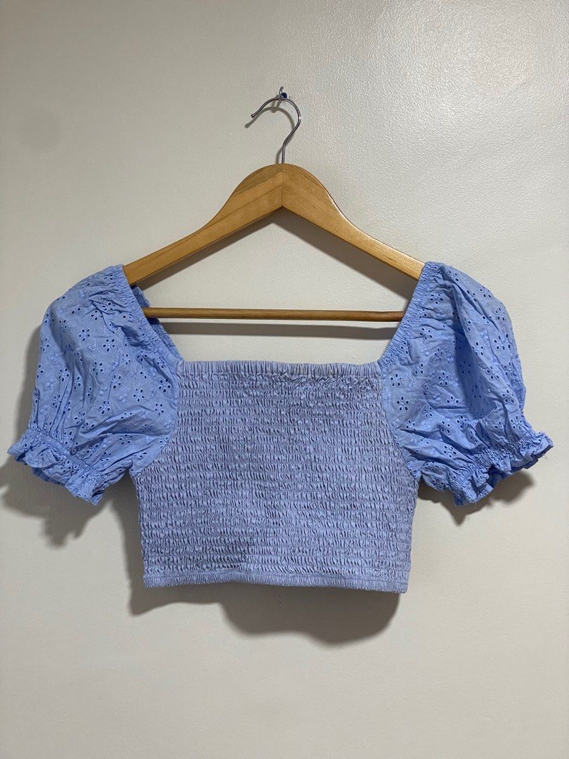 Smocked Crop Top with Puffed sleeves (Category: Blouses) located in Santa Rosa. Submitted by krxtnm (Listing ID 1311830057, Image 2). Description: Super nice in actual! RFS: gained weight .