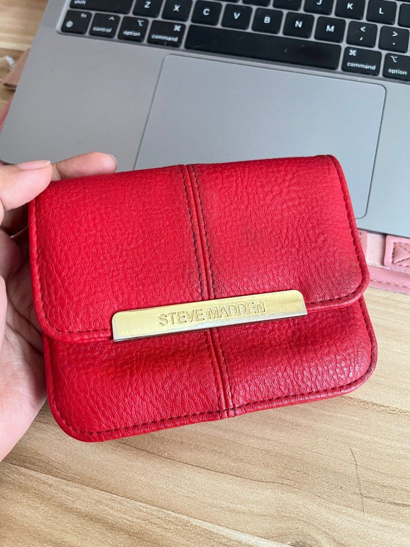 Steve Madden Red Accordion Wallet (Category: Luxury Bags & Wallets) located in Quezon City. Submitted by deyaaang (Listing ID 1311762394, Image 1). Description: Only needs cleaning..