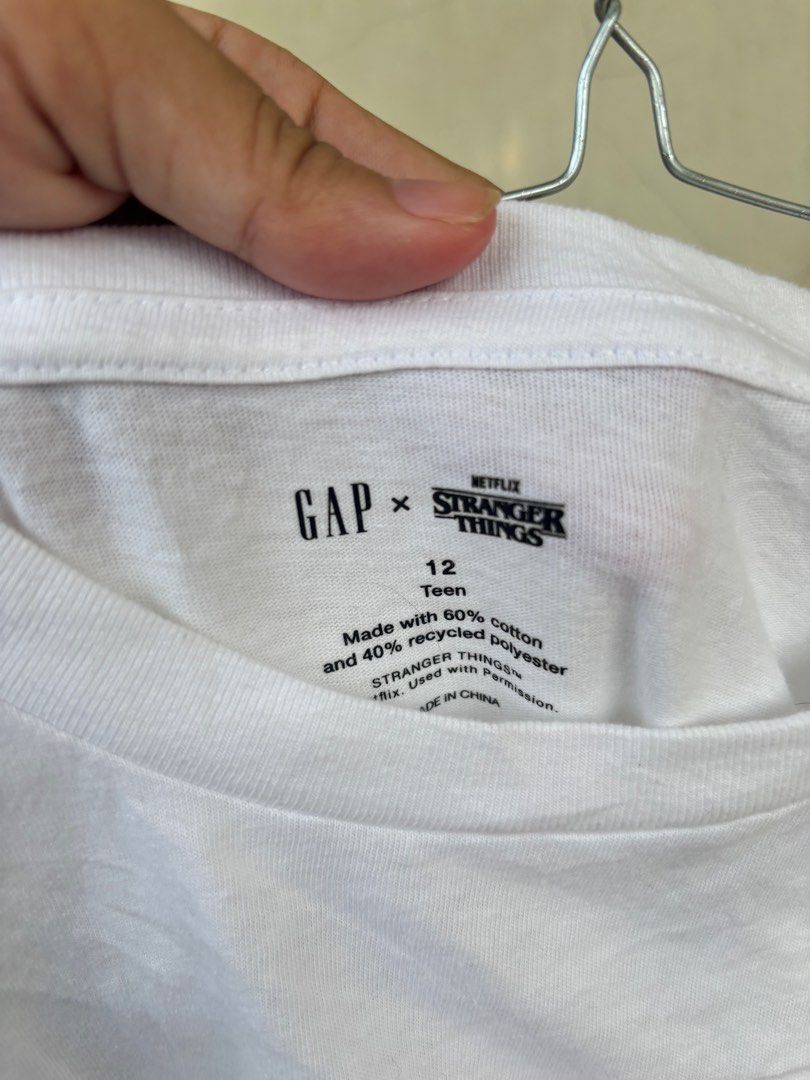 StrangerThings x Gap Fesyen Pria Pakaian Atasan di Carousell