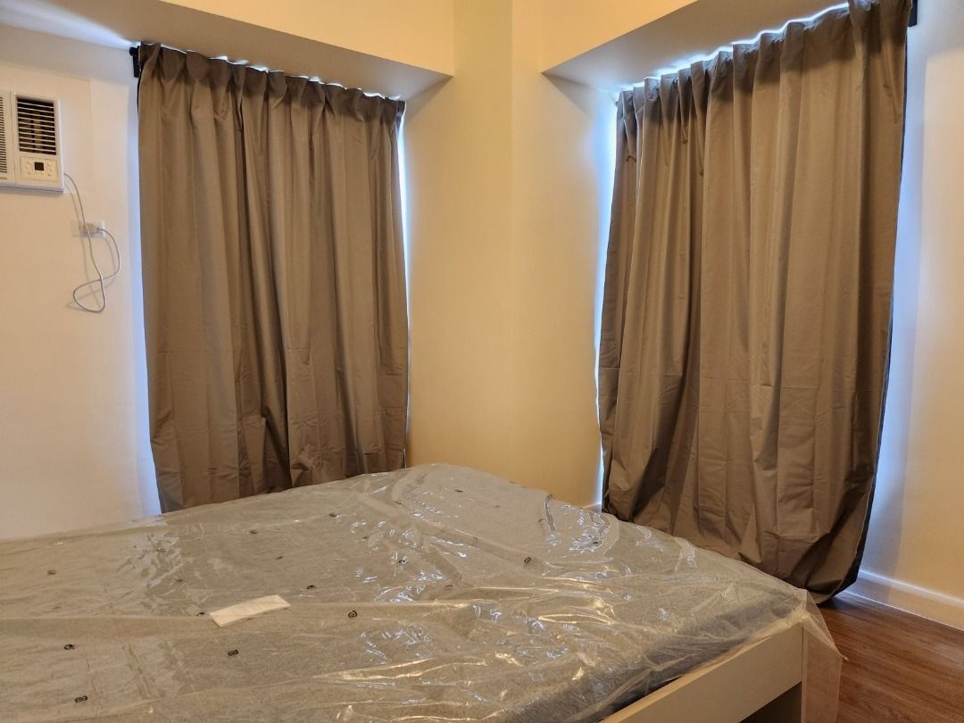 The Vantage at Kapitolyo 2BR Unit for Rent (Category: Apartments & Condos) located in Quezon City. Submitted by michael_78 (Listing ID 1297534038, Image 2). Description: East Tower Furnitures and appliances all brand new Area: 70sqm 18th floor With Balcony With 1 Parking Slot Minimum 1 year lease For any inquiries, please call/text 0917-818-5960.