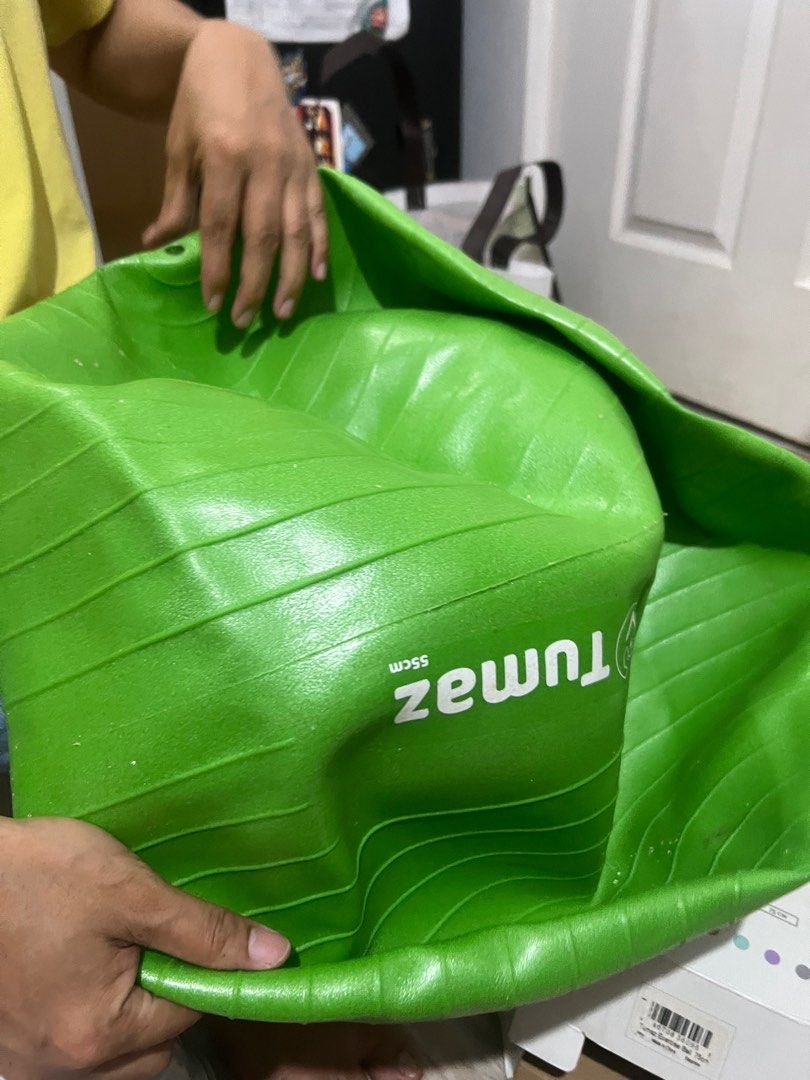 Tumaz Exercise Ball (Category: Exercise Mats) located in Quezon City. Submitted by unaespiritu (Listing ID 1311884944, Image 2). Description: .