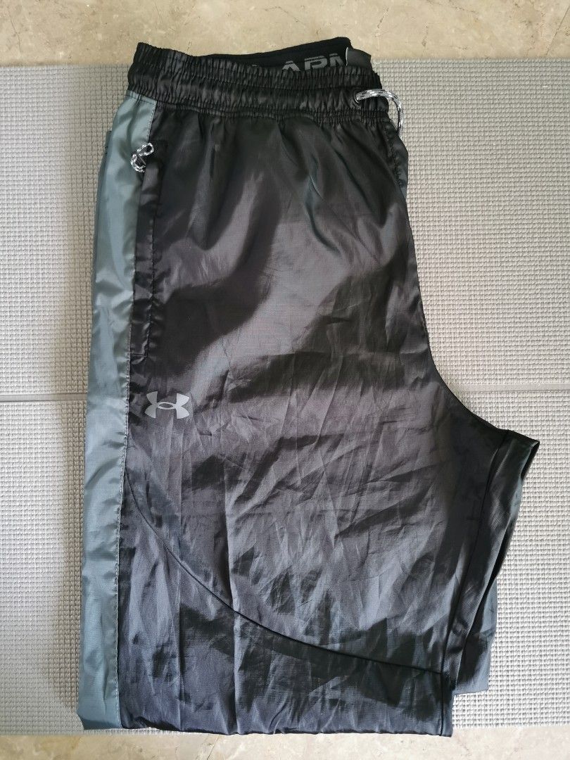 Under Armour Water Resistant Pant (Category: Trousers) located in Singapore. Submitted by yzyan (Listing ID 1311771706, Image 1). Description: Under Armour Legacy Woven Pant's Men -Windproof and water resistant -Brand new but cut tag off alr -Selling as too big for me -Negotiable -See link for more details: https://www.sportsdirect.mt/under-armour-legacy-woven-pants-487189#colcode=48718903.