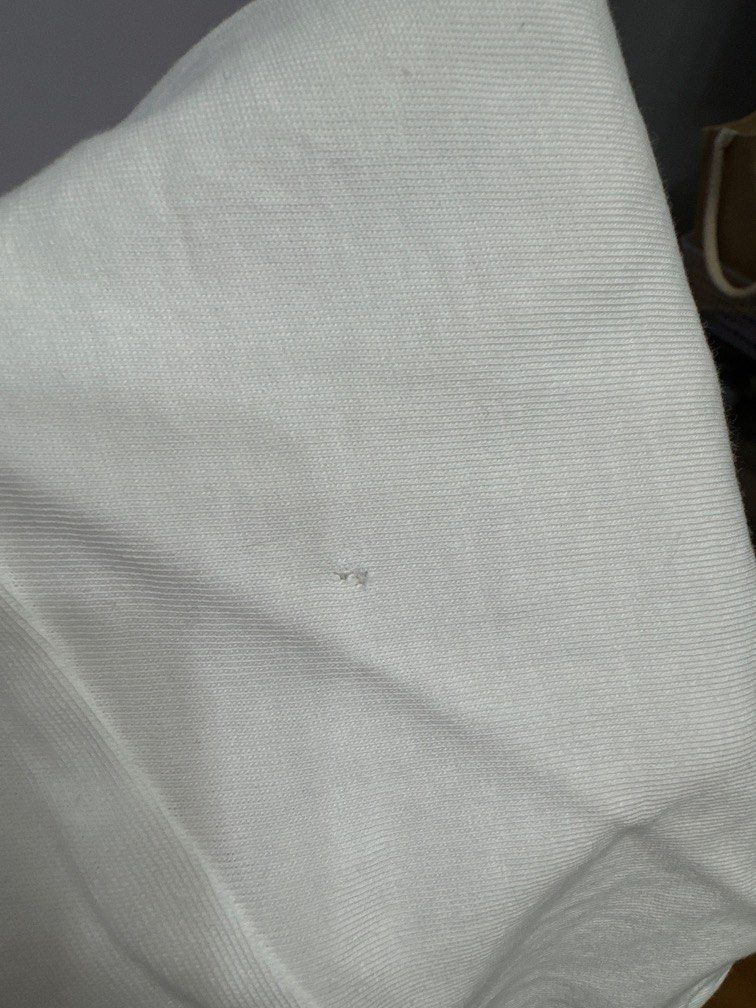 Uniqlo Marvel UT shirt (Category: Shirts) located in Makati City. Submitted by frequent.flyer (Listing ID 1311813954, Image 2). Description: Brand new, never worn. Selling LOW cause I saw the holes :-( please see pics for reference Marvel’s Black Widow Print Mens XS, Womens M-L XS on Tag buy This fits M-L womens This might be a little loose on Size S girls Exact measurements below Inches: L - 25.5 W - 18 Shoulders - 17.5 Sleeves - 8 Armhole - 7.2