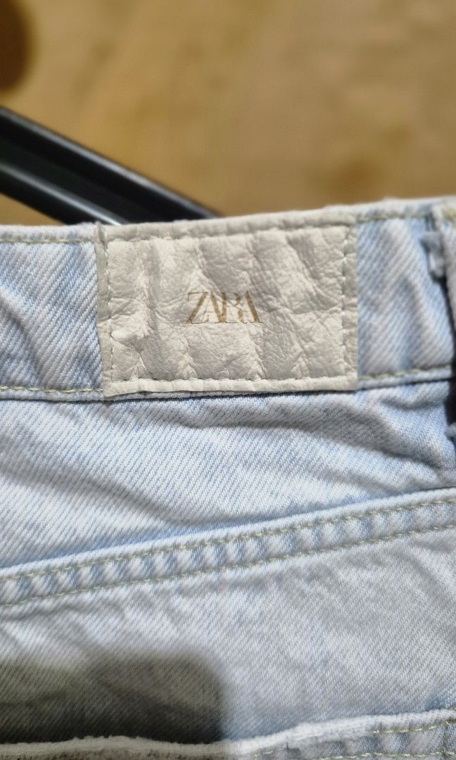 Zara Denim Shorts (Category: Shorts) located in Valenzuela. Submitted by randomlyn (Listing ID 1311818366, Image 3). Description: used once rfs: too big authentic store bought zara negotiable, just make an offer.