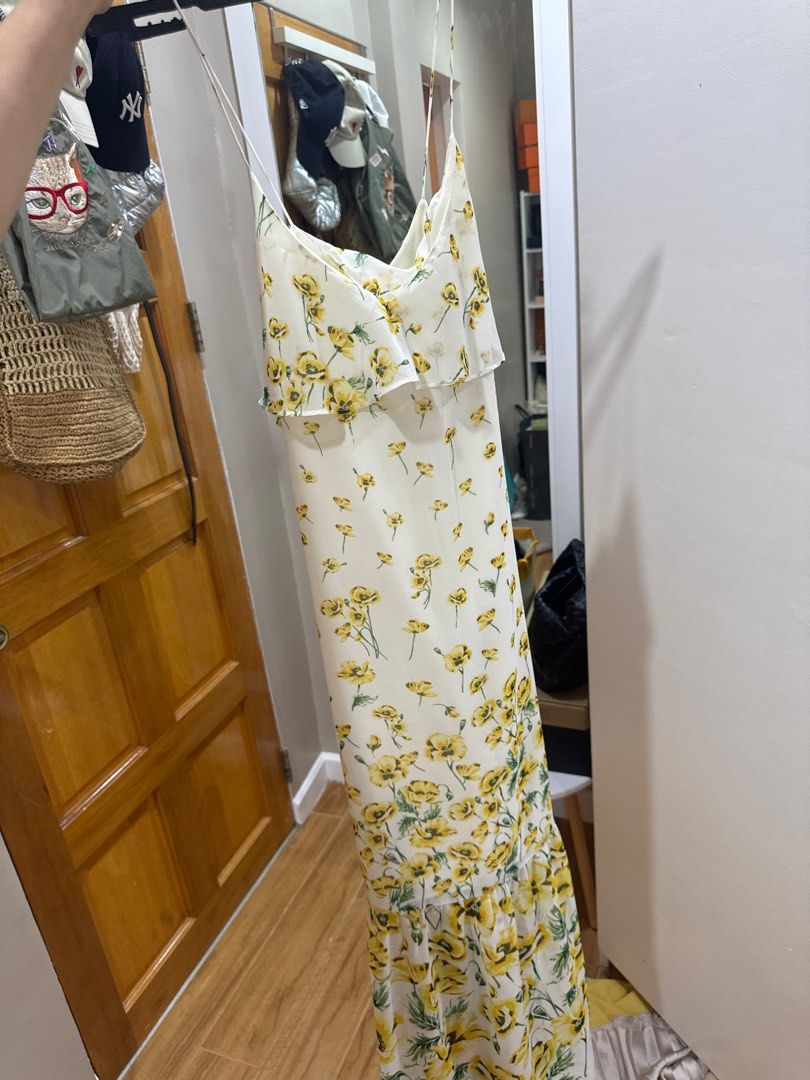 Zara Dress (Category: Dresses) located in Cebu City. Submitted by joniiie (Listing ID 1311733390, Image 2). Description: used once.