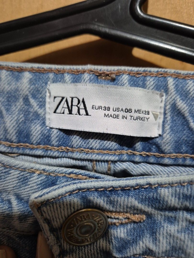 Zara Straight Cut Cropped Denim Pants (Category: Jeans) located in Valenzuela. Submitted by randomlyn (Listing ID 1311819563, Image 3). Description: used once authentic store bought zara rfs: decluttering negotiable, just make an offer.