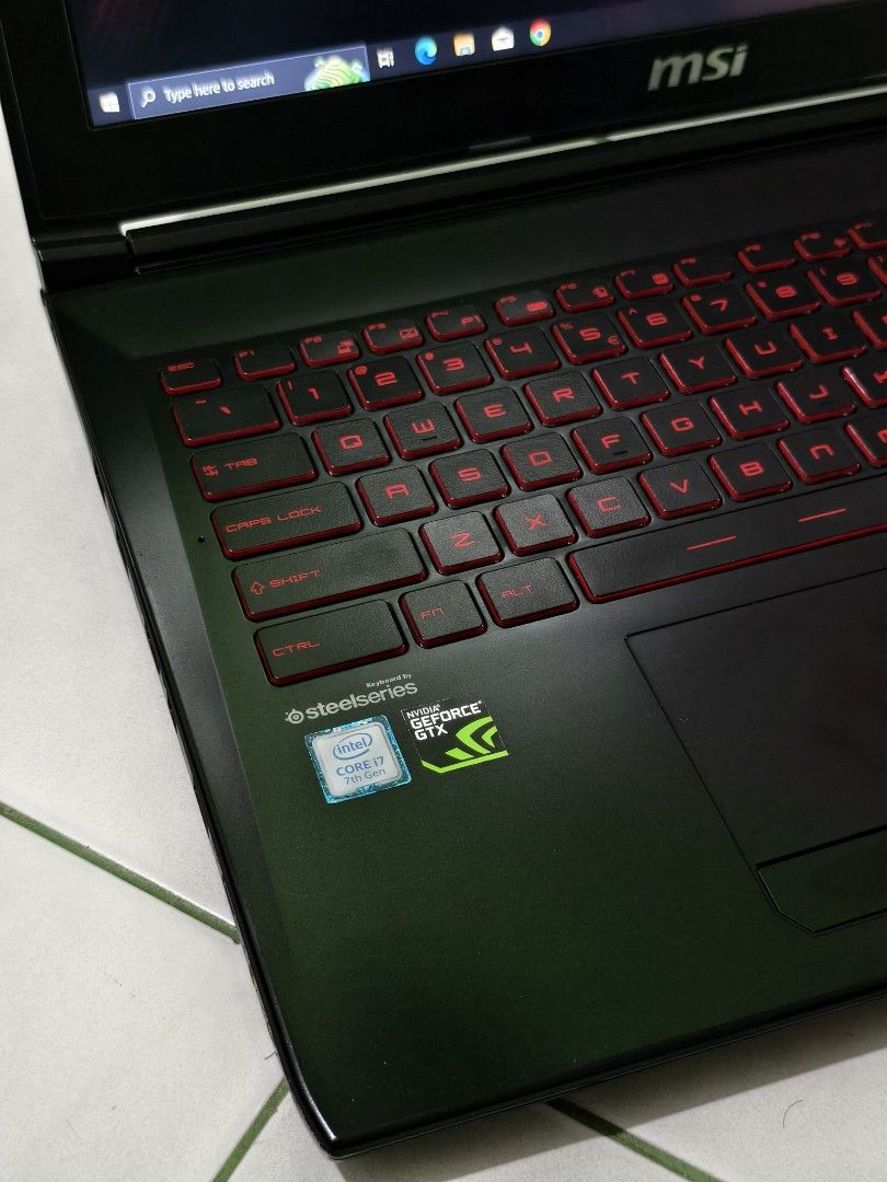 MSI ゲーミングノート Intel Core i7 7700HQ 16Gb（12GB RAM CORE I7 