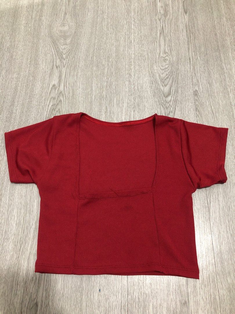 2 for 100 Halter Top and Crop top (Category: Blouses) located in Caloocan City. Submitted by justczy (Listing ID 1313547588, Image 3). Description: Fit to size Small and Xs Good condition .