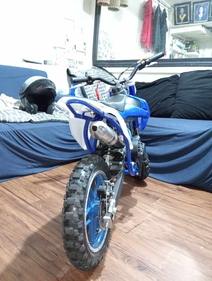 49 cc Enduro bike (Category: Motorbikes for Sale) located in Manila. Submitted by krrizztoffelamparo (Listing ID 1313555904, Image 2). Description: For sale ️‼️️‼️ Enduro Gas Type 49cc Motor for Kids ‼️‼️ RFS: Binili Ng Billard for my son Ilang beses lng nagamit 10,500 bili nung nag regalo Kay keon nung October 2023. Presyohan nyo nlng pag nag kasundo 🤜🤛.