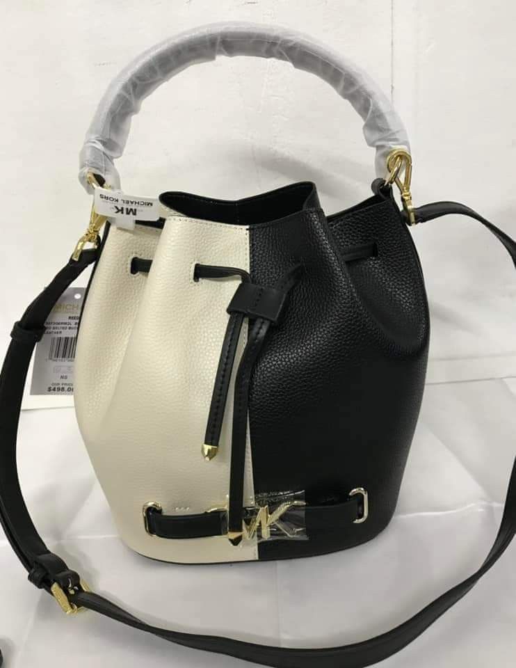 🍀 MK Reed Bucket (Category: Luxury Bags & Wallets) located in Manila. Submitted by shan_kenz (Listing ID 1313448859, Image 2). Description: 🍀 MK Reed Bucket ▪️7.5"W X 8.5"H X 5.25"D 💰P2,600 ▪️Actual photo ▪️Plus SF.