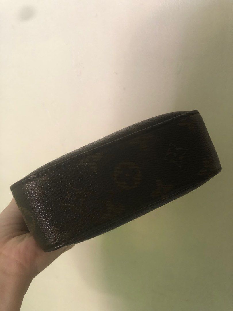 ₊✧ Vintage Louis Vuitton Monogram (Category: Luxury Bags & Wallets) located in Angeles City. Submitted by hoelyfinds (Listing ID 1313448363, Image 2). Description: 🧺 up for trade 🧺 open for layaway 🧺 needs sum cleaning and restoration 🧺 with signs of usage 🧺 7/10 overall condi 🧺 idk how much is this so pls dm me ur reasonable offer .