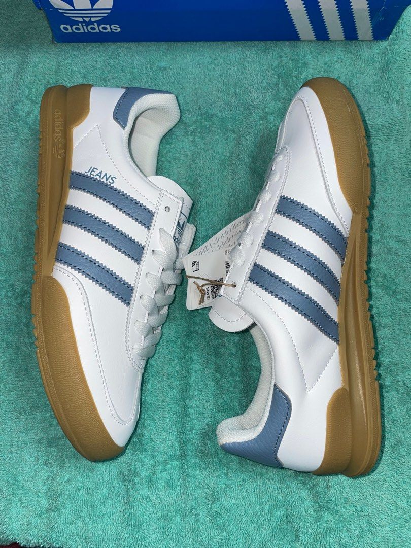 Adidas jeans light blue discount