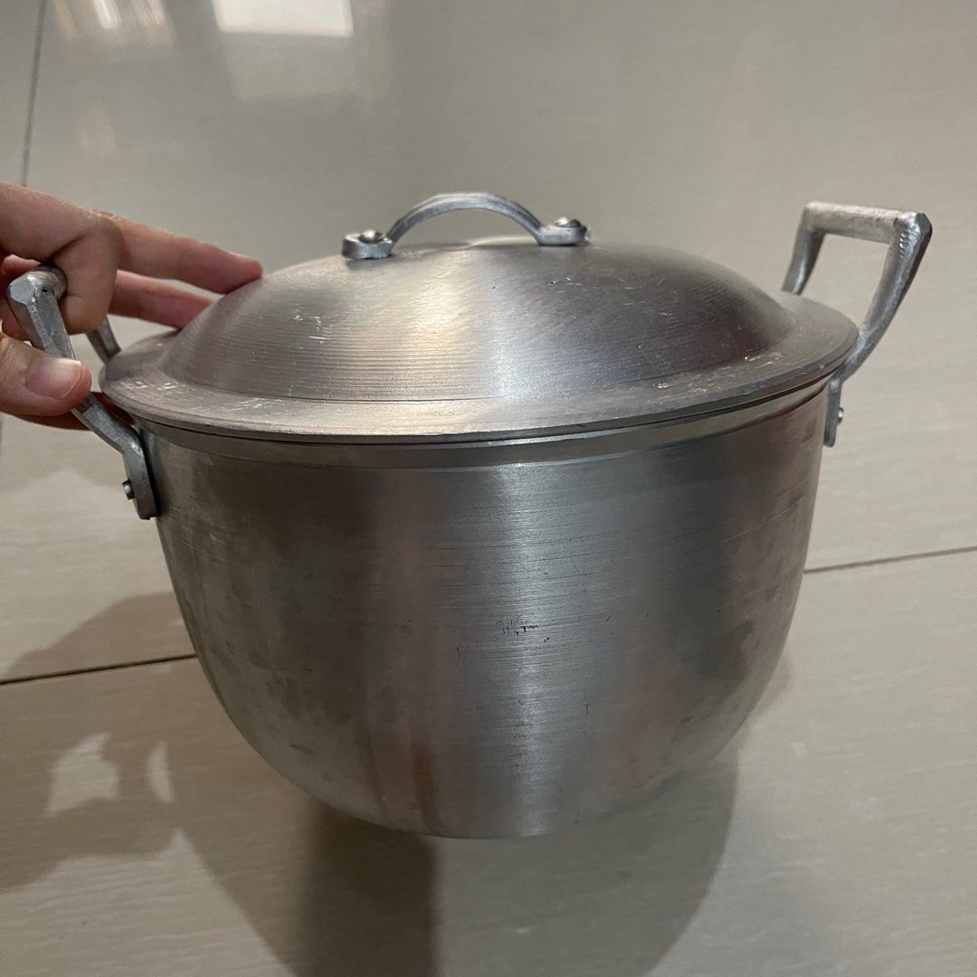 Aluminum kaldero thick cooking pot (Category: Cookware & Accessories) located in Manila. Submitted by hodlclub (Listing ID 1313514362, Image 1). Description: Actual photos Used few times only (less than a month) SALE.