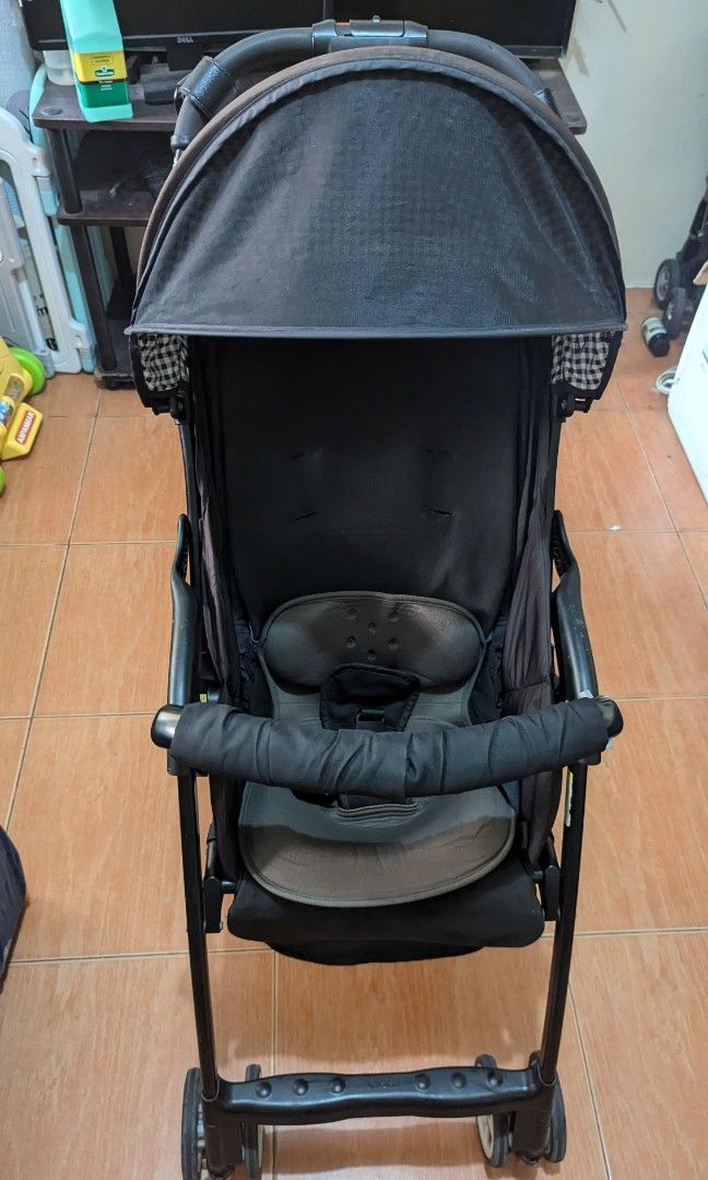 Aprica Magical Air (Category: Strollers) located in Quezon City. Submitted by furbous (Listing ID 1313452039, Image 1). Description: super lightweight free seat cushion.