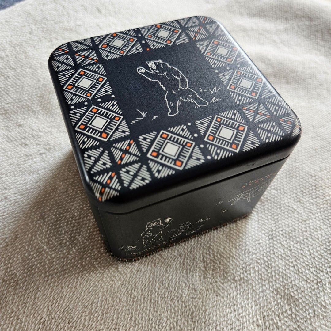Bear fossil watch tin box