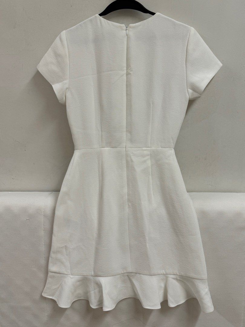 BNWT Club Monaco White Dress 00 Women s Fashion Dresses Sets Dresses on Carousell