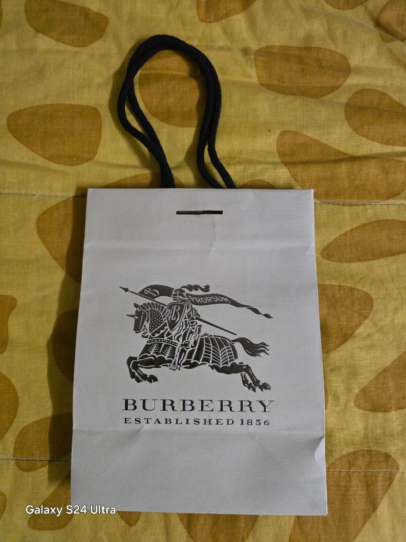 Burberry gift bag outlet
