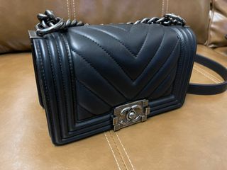 （分類：）位於 。 由 adidss22 提交（商品編號 1313456890，圖片 1）。簡介： 。
