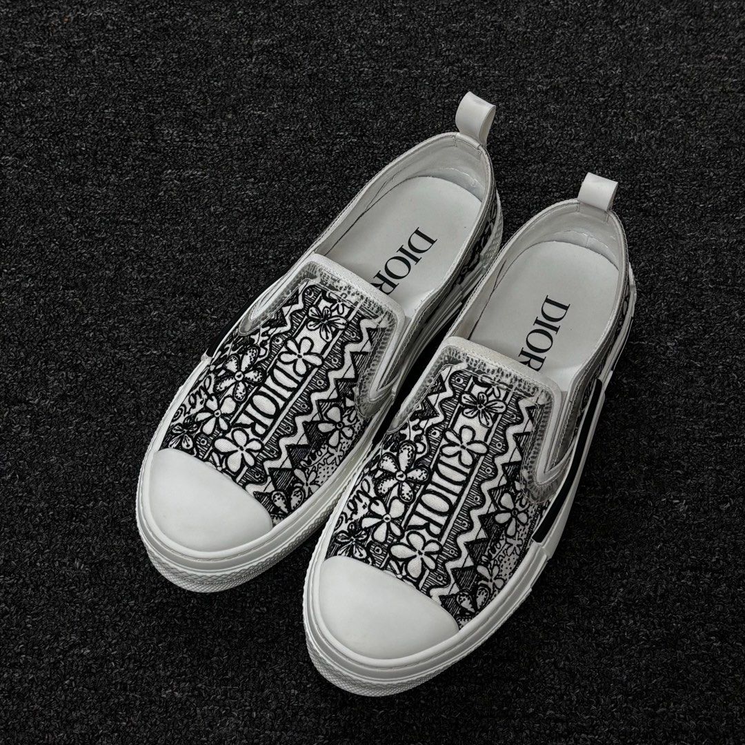 Black and white dior oblique canvas with dior and shawn bee embroidery patch deals