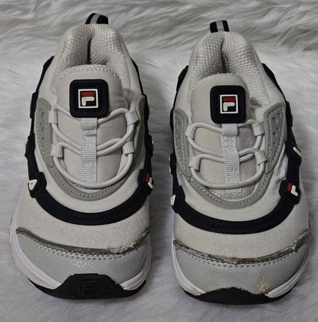 Fila Kids Shoes (Category: Babies & Kids Fashion) located in Tabaco. Submitted by etceterashop (Listing ID 1313515473, Image 1). Description: Fila Kids Shoes Size: US 9 EUR 26 16 cm Condition: Very good used condition.