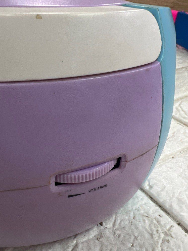 Frozen CD Player with FM Radio (Category: Portable Music Players) located in Pasay City. Submitted by meostore (Listing ID 1313443627, Image 3). Description: no box working Missing Battery Cover.