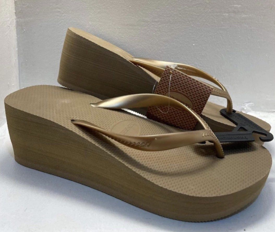 Havaina s high wedge slippers Women s Fashion Footwear Slippers and slides on Carousell