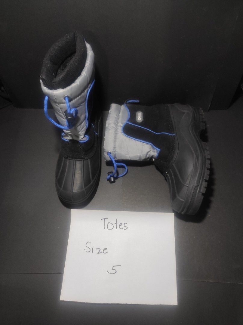 Kids Waterproof Boots Snow Winter Totes Original (Category: Babies & Kids Fashion) located in Rizal. Submitted by absolutelybeautifulph (Listing ID 1313515082, Image 1). Description: Original Totes Greg Style Branded Winter Snow Boots Thick Rubber Bottom Waterproof Kids Size 5 For Boys No box Other Brands Available for Kids, Mens & Ladies Sorel, Kamik, Khombu, UGG etc Location: San Isidro Taytay Rizal Open for pick up/ meet up COD via Lalamove. M
