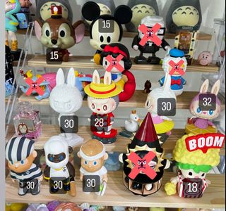 Labubu The Monsters Finger skateboard Badges, Hobbies & Toys, Toys ...