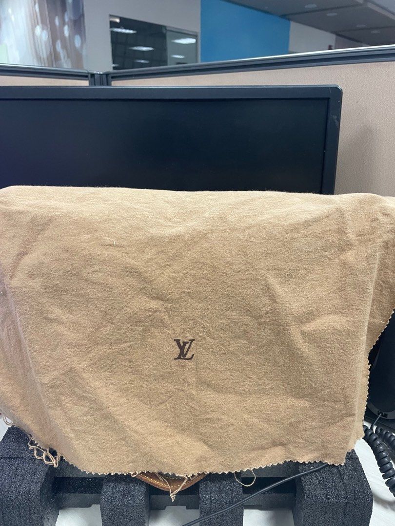 LV mono cabas piano (Category: Luxury Bags & Wallets) located in General Trias. Submitted by cris4 (Listing ID 1313543995, Image 1). Description: Selling my original LV cabas piano in PM size Preloved with signs of usage (water marks, tarnish on gold hardware) Comes with dust bag.
