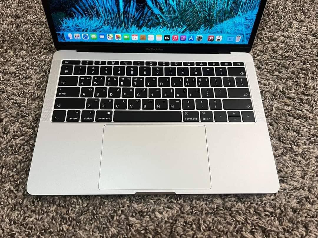 MacBook Pro 2017 NonTouchBar 13.3 (Category: Laptops & Notebooks) located in Quezon City. Submitted by declutterdaily (Listing ID 1313491662, Image 2). Description: MacBook Pro 2017 NonTouchBar 13.3 Os: Ventura Technical Specifications: Chip: 2.3GHz Core i5 8GB Memory 256GB SSD 13 inch Cycle Count 364.