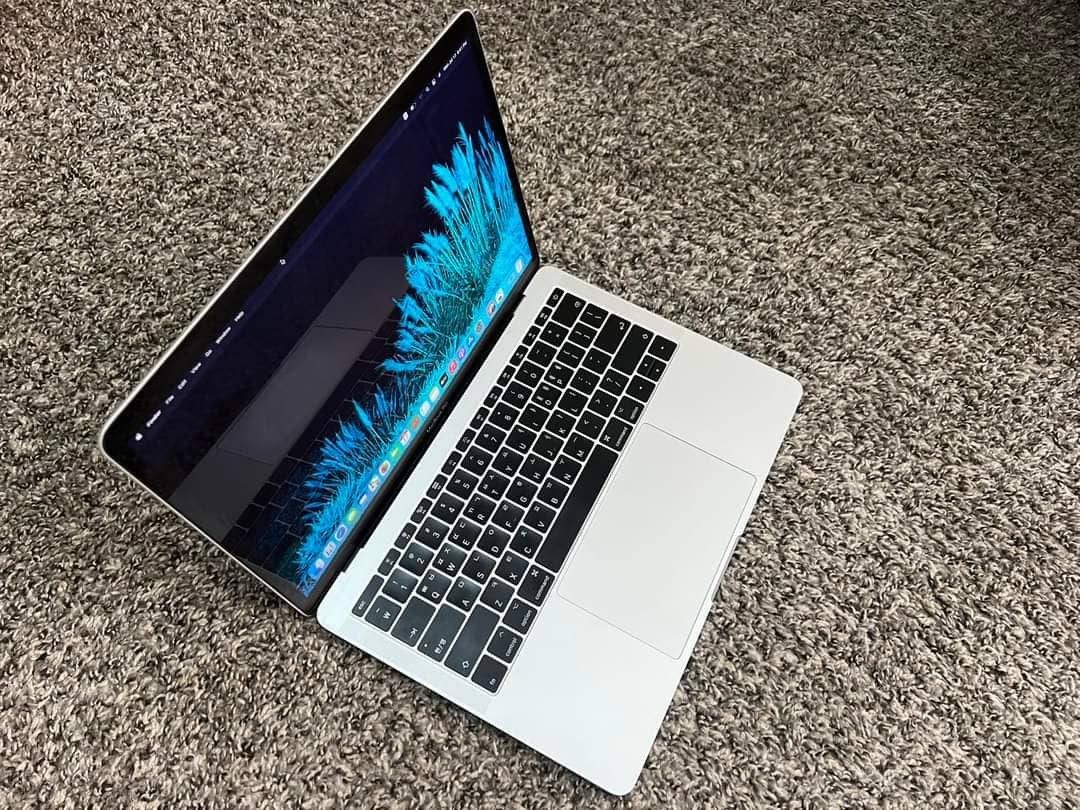 MacBook Pro 2017 NonTouchBar 13.3 (Category: Laptops & Notebooks) located in Quezon City. Submitted by declutterdaily (Listing ID 1313491662, Image 1). Description: MacBook Pro 2017 NonTouchBar 13.3 Os: Ventura Technical Specifications: Chip: 2.3GHz Core i5 8GB Memory 256GB SSD 13 inch Cycle Count 364.