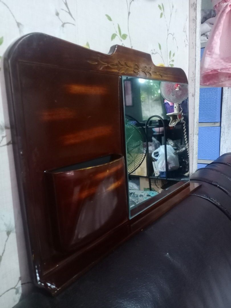 Mirror (Category: Mirrors) located in Tabaco. Submitted by fritznicoleshoppe (Listing ID 1313423936, Image 3). Description: Mirror / salamin. Made of solid wood. With built-in "organizers". Malaki po. Pwede patungan ng suklay at lagayan ng kung ano-ano🙂🥰. Good as new..