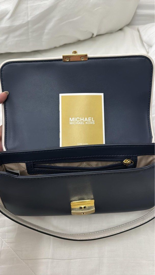 MK Bradshaw (Category: Luxury Bags & Wallets) located in Paranaque City. Submitted by issemami (Listing ID 1313555022, Image 3). Description: Mk Bradshaw Bought in HK last October 2023 Used twice only .