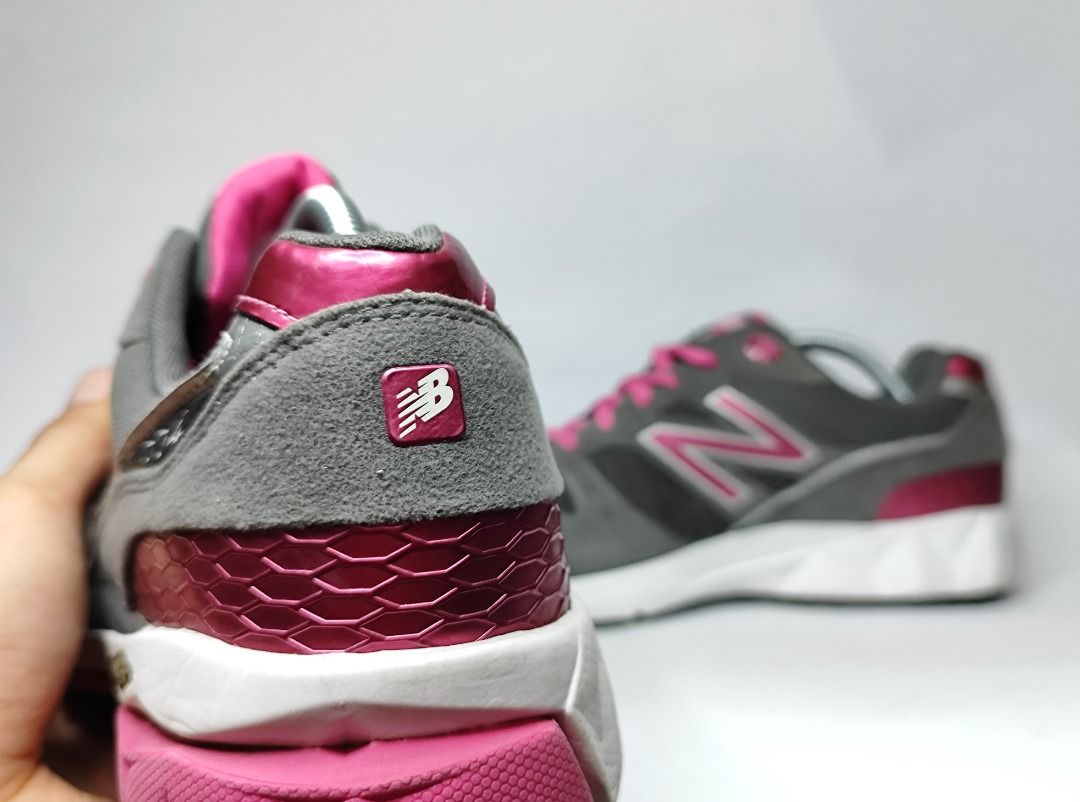 New Balance 774 Revlite Pink