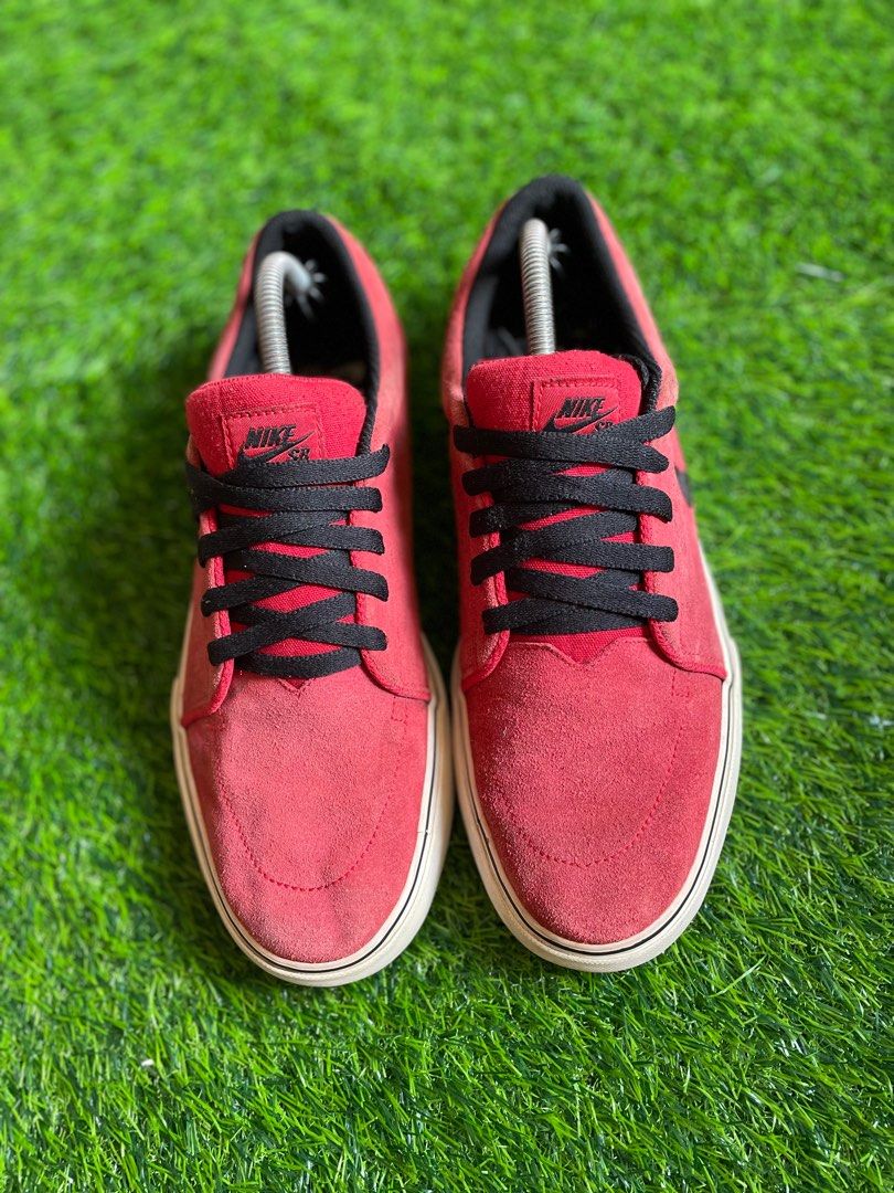 Nike Sb Satire Men s Fashion Footwear Sneakers on Carousell